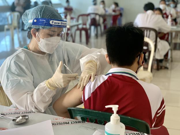 Nearly 215 million COVID-19 vaccine doses administered